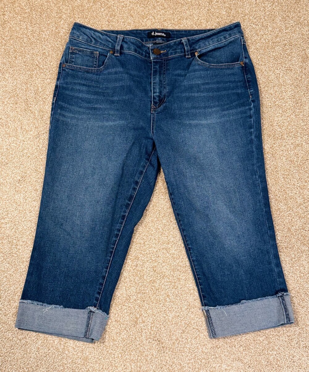 d.jeans Capris 14 Womens Medium Wash Denim Cropped Pants Cuffed Frayed Stretch